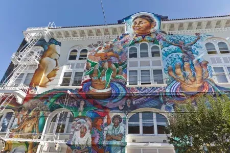 丰富多彩的, large-scale mural covers the side of the Women's Building in 贝博体彩app's Mission District.